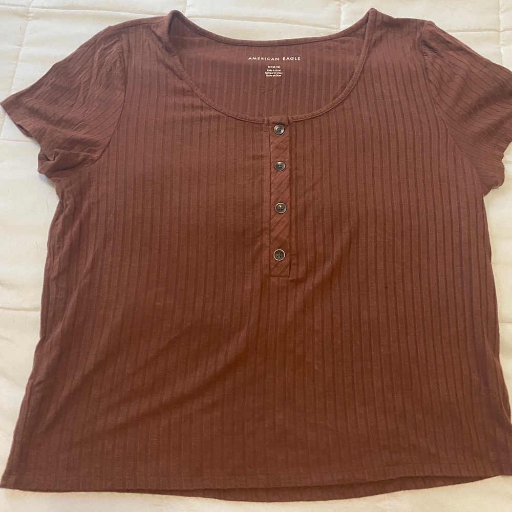 American Eagle tee